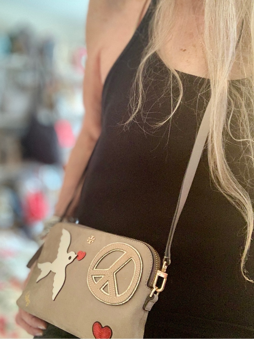 TORY BURCH PEACE LOVE CROSSBODY BAG EXC CONDITION - Picture 3 of 12